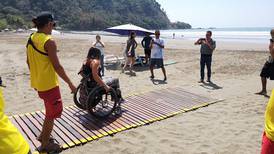 Siete playas de Costa Rica destacan por sus instalaciones para dar acceso a todas las personas