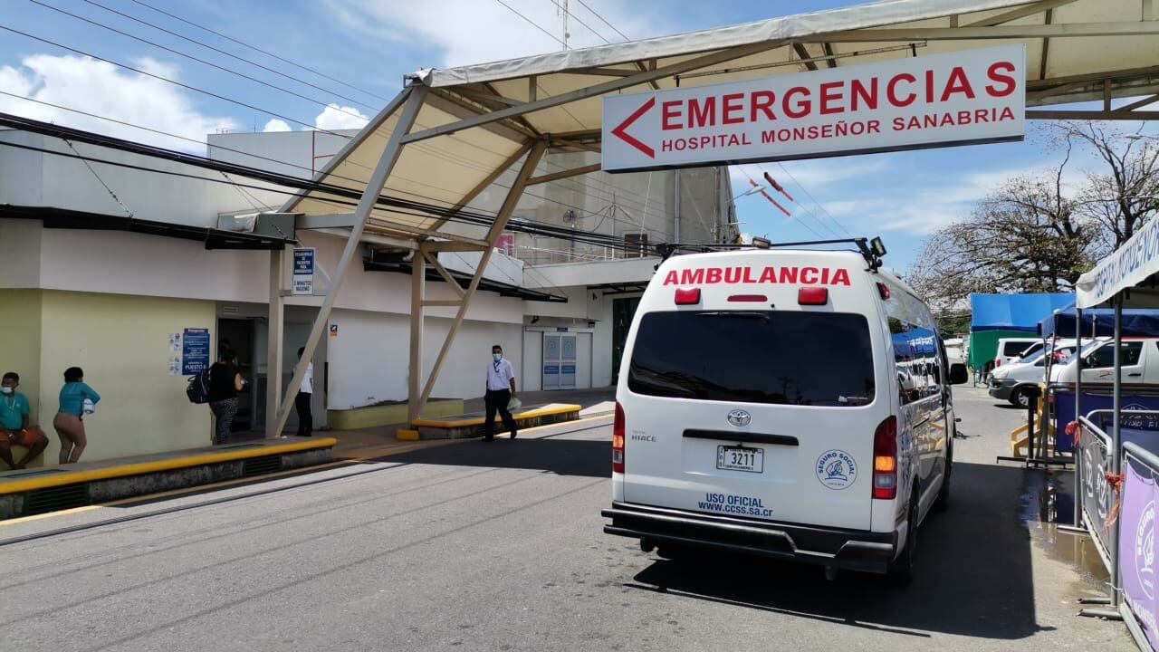 La madre fue trasladada al Hospital Monseñor Sanabria, tras un paro cardíaco producto del accidente falleció. Foto: Andrés Garita, corresponsal GN.