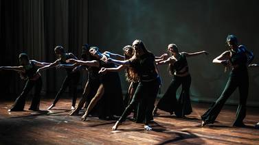 En ‘Salam’, la danza narra un viaje de la guerra a la paz