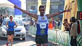Corredor Hibert Mora perdió vuelo por error, pero podrá viajar a maratón de Hamburgo tras recaudar dinero   