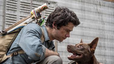 Conozca a los actores y al perro de ‘Amor y monstruos’, el filme de Netflix más visto en Costa Rica