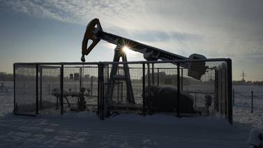 Barril de petróleo de Texas cerró en $26, su precio más bajo desde el 2003