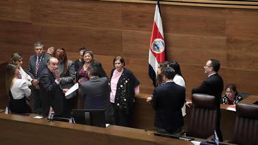 Choque en plenario bloquea elección de defensor y debate sobre Nogui Acosta