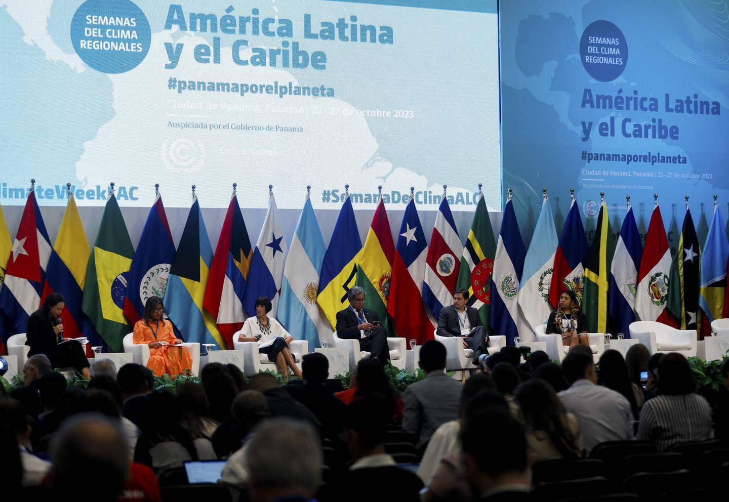 Participantes durante la Semana del Clima de América Latina y el Caribe 2023 en la Ciudad de Panamá.