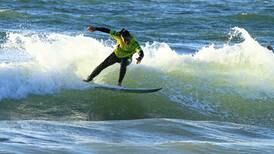  Tres jóvenes surfistas ticos destacaron en torneo en California