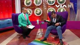 Polémico pastor chileno se va de 'talk show' tras ataque homofóbico donde pisoteó 'bandera gay'