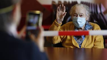 OMS: mitad de muertes por coronavirus en Europa fueron en residencias de adultos mayores