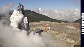 Volcán Poás registró erupción que alcanzó 700 metros de altura este viernes