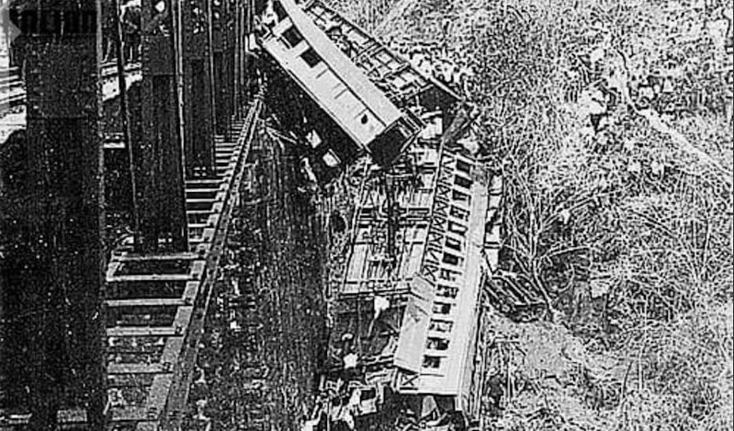 Este trágico accidente en el puente del Virilla, conocido como "Puente negro" marcó la historia del país.