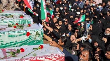 Funerales de manifestantes abatidos generan más protestas en Irán 