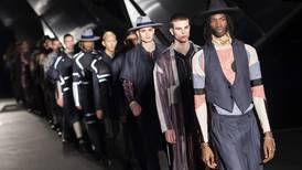 Fashion Week de Londres propone una moda masculina joven y provocadora