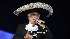 Vicente Fernández se despide de los escenarios en el Estadio Azteca