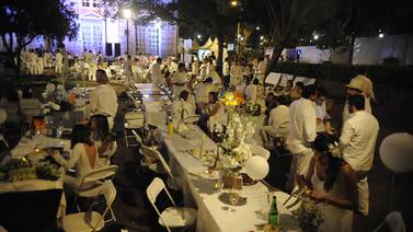 Diner en Blanc: Municipalidad no reveló  el  monto que cobró por cena privada en área pública