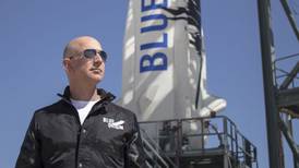 Jeff Bezos, el hombre más rico del mundo, viajará al espacio este martes
