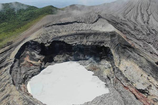 Volcán Rincón de la Vieja hizo erupción de un minuto este miércoles por la madrugada