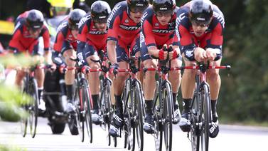Equipo BMC triunfa en contrarreloj colectiva y Chris Froome se aferra a la cima del Tour de Francia