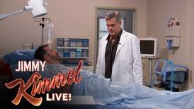 George Clooney y Hugh Laurie se encuentran en 'E.R.'