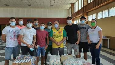 Legionario tico y sus compañeros de equipo recogieron $1.000 para  guatemaltecos en pobreza