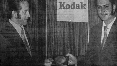 Hoy hace 50 años: Premiaron al mejor vendedor de equipo Kodak en Costa Rica