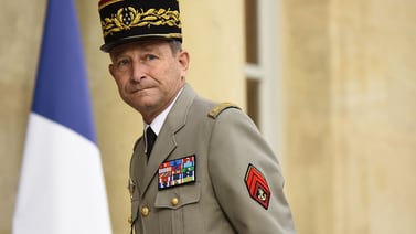 Jefe del Estado Mayor de Francia renuncia luego de roce con el presidente Macron