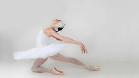 Maestros de la Escuela Nacional de Ballet de Cuba montarán 'El lago de los cisnes' en Costa Rica