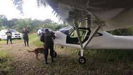 Policía halla aeronave debajo de palmera en Corredores de Puntarenas