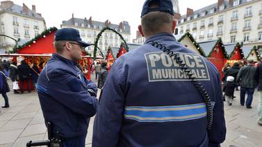 Francia refuerza seguridad por ola de ataques en sitios públicos    