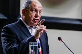 Luis Guillermo Solís rechaza señalamiento de corrupción de Estados Unidos por caso Bancrédito