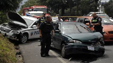 Persecución provoca colisión entre cuatro vehículos en Hatillo