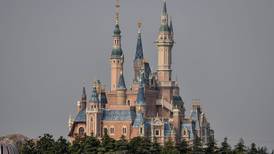 Disneyland en California cerrará al público por precaución ante coronavirus