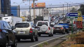 Diputados flexibilizan normas para que extranjeros conduzcan en Costa Rica  