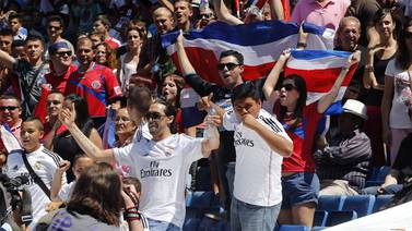  Las camisetas y banderas de Costa Rica en el Bernabéu emocionaron a Keylor Navas
