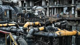 Ucrania bombardea infraestructura energética en Rusia