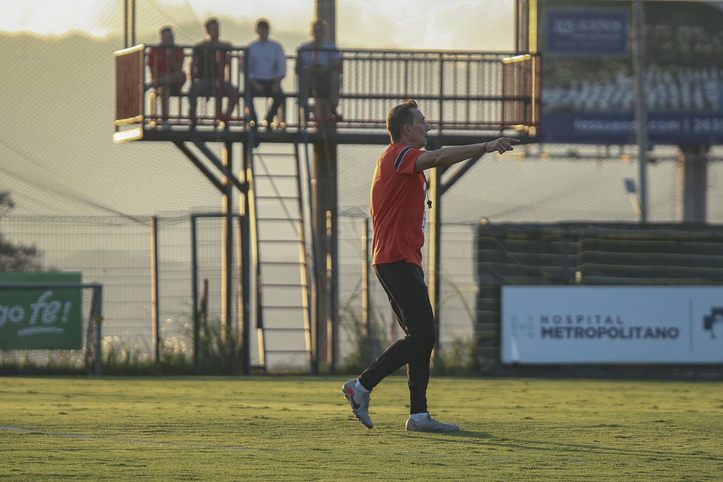 Alexandre Guimaraes dirigió su primer entrenamiento como entrenador de Alajuelense en el Centro de Alto Rendimiento. Foto: Prensa Alajuelense