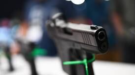 Canadá busca frenar la violencia y prohíbe temporalmente la importación de armas de fuego