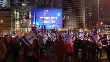 lsraelíes de todas las edades protestan por mantener su democracia