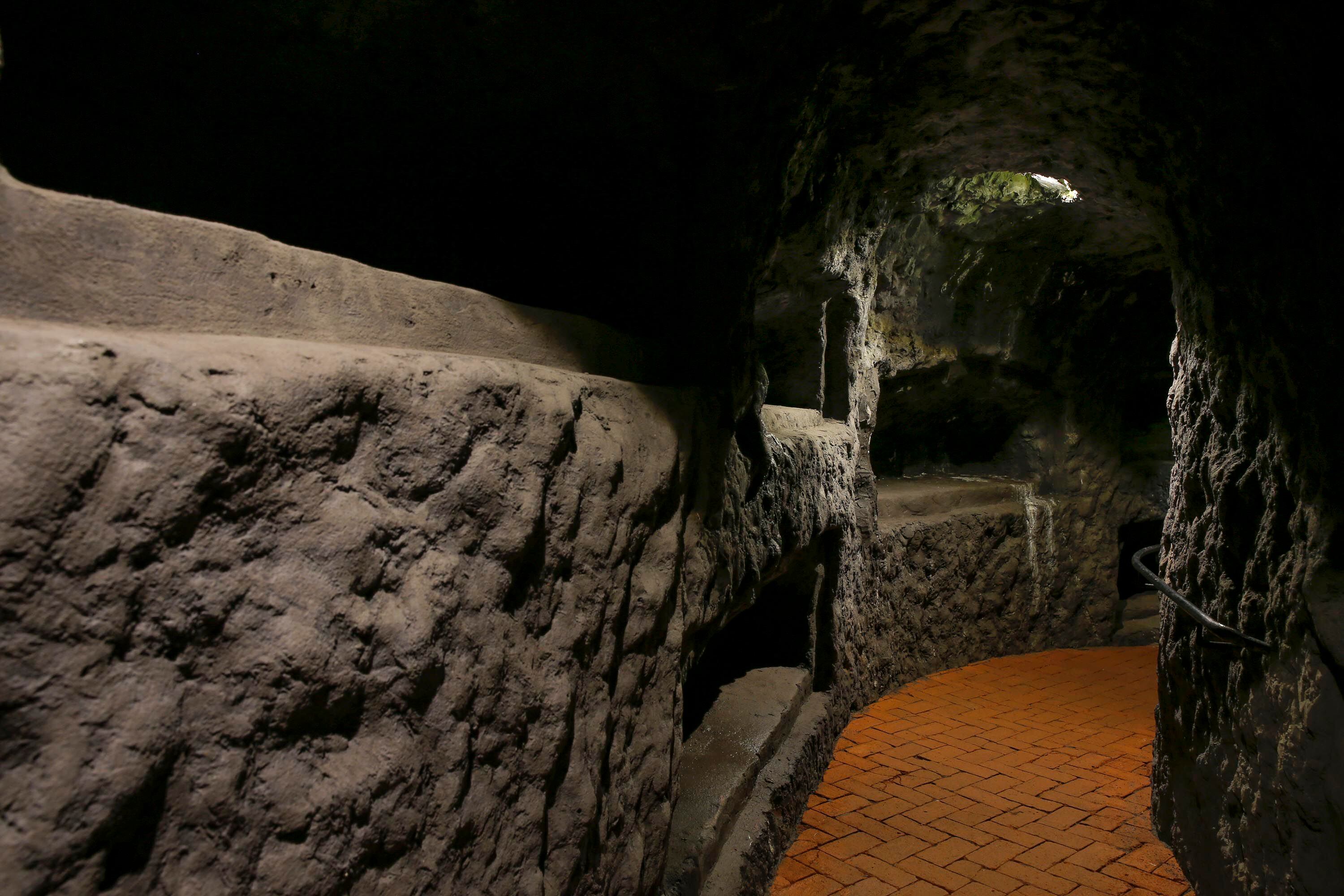 Dentro de las cavernas hay numerosos túneles y espacios como las catacumbas. (Foto: Mayela López)