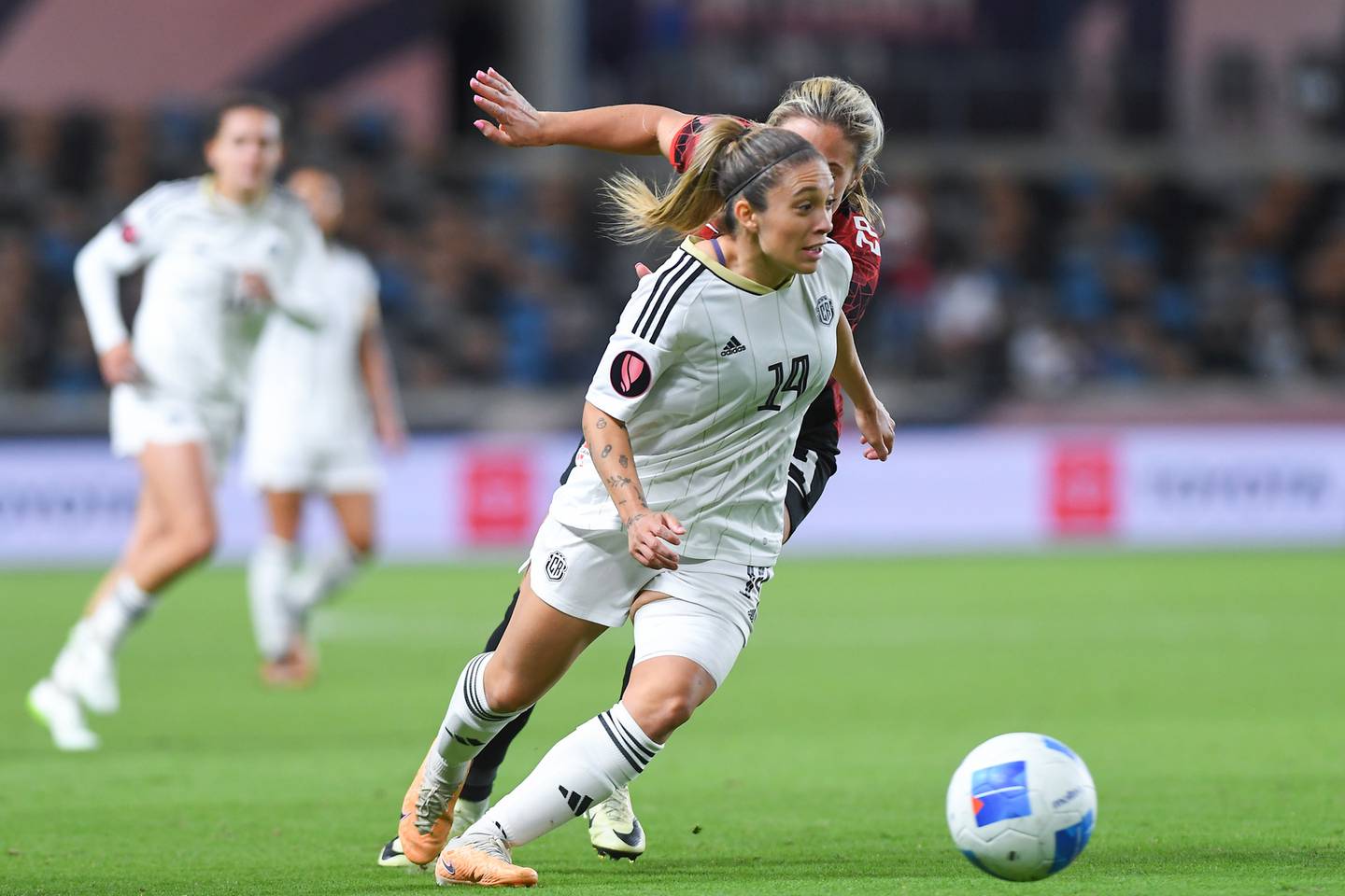 Priscila Chinchilla le dio mucha más movilidad a la Selección Femenina de Costa Rica contra Canadá. Estos dos equipos se volverán a encontrar en cuartos de final de la Copa Oro.