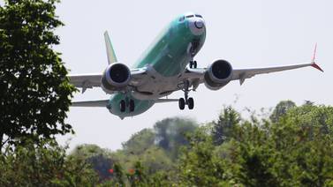 Boeing suspenderá en enero producción del avión 737 MAX
