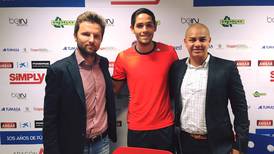 Jonathan Moya fue presentado este lunes con la Asociación Deportiva Huesca