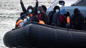 Travesías de migrantes en el canal de la Mancha se triplicaron en el 2021