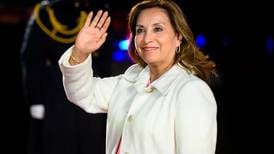Presidenta de Perú afirma que los relojes del Rolexgate se los prestó un amigo