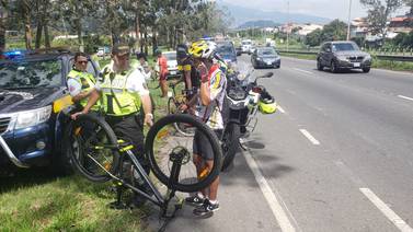 Decomiso de bicicletas en autopista Florencio del Castillo expone dudas de pedalistas sobre interpretación de la ley 