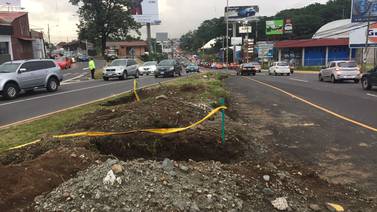 Obras en puente peatonal de La Galera tienen un mes de atraso