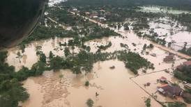 Agua de represa colapsada en Laos inunda poblaciones en Camboya