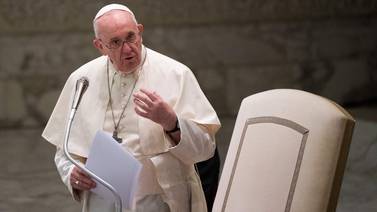 Papa Francisco pasa la escoba por las finanzas del Vaticano