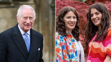 Carlos III honra a mujer que salvó la vida de su hermana gemela de ataque de cocodrilo