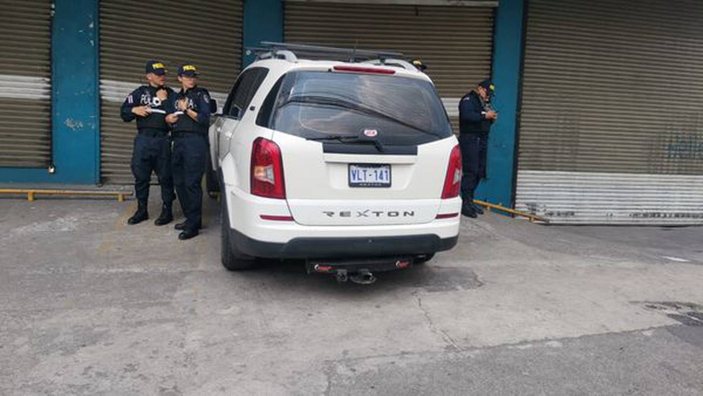 La Fuerza Pública custodió el vehículo de marca Ssang Yong, el cual aparece a nombre de una agencia de vehículos. Foto: Cortesía.