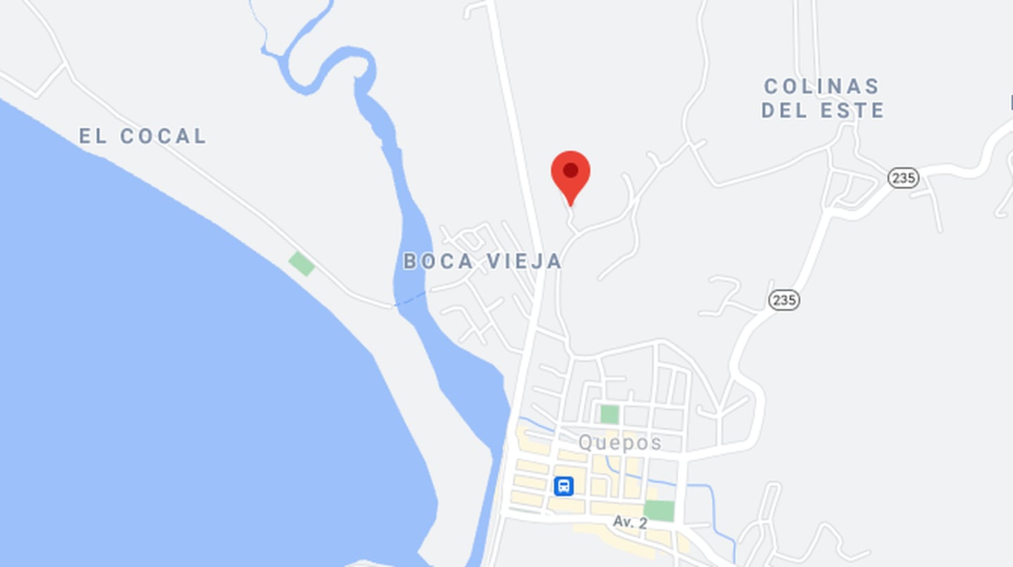 La invasión está en unos terrenos de montaña entre Boca Vieja y Colinas del Este, Quepos. Imagen: Google maps.