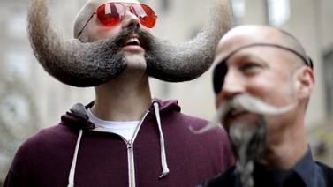 El campeonato de bigotes reúne a centenares de hombres en Brooklyn